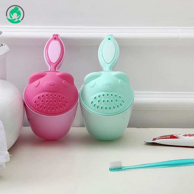 Splash-Free Baby Bath Cup